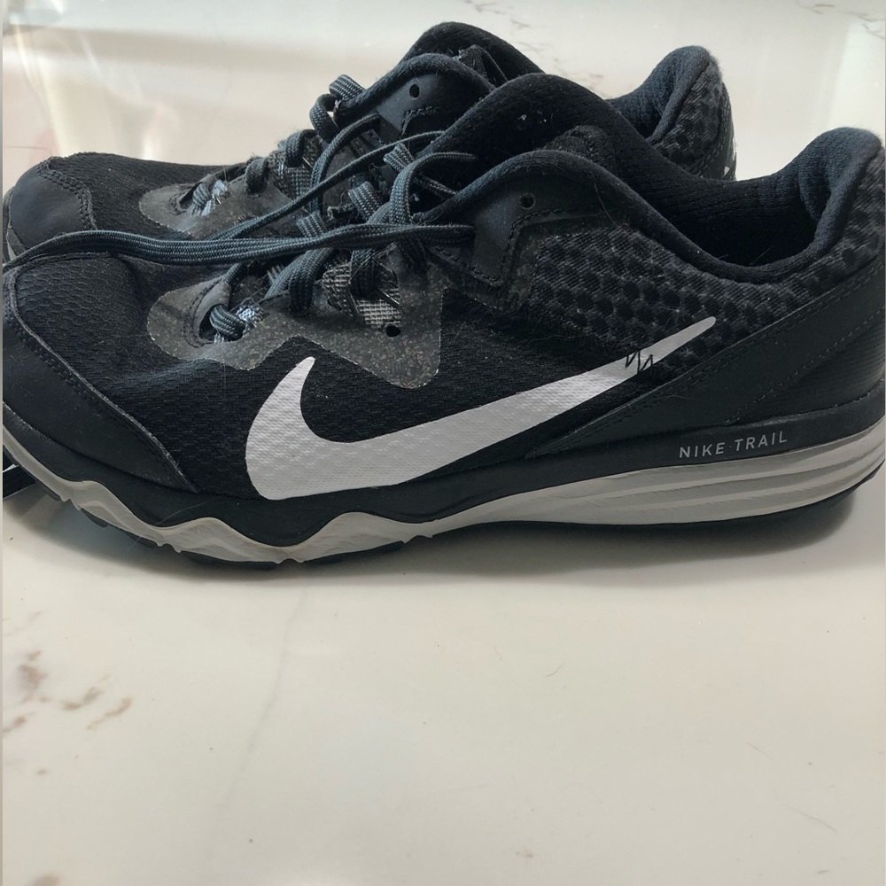 Nike Juniper Trail Tennis Shoes